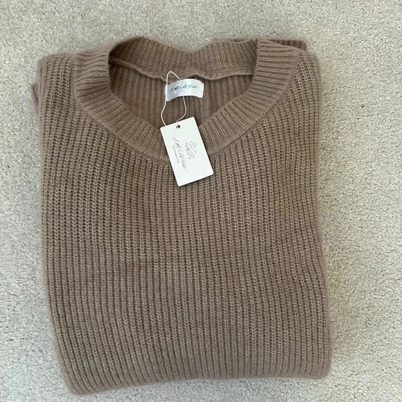 Little White House crewneck knit  sweater - Picture 12 of 12